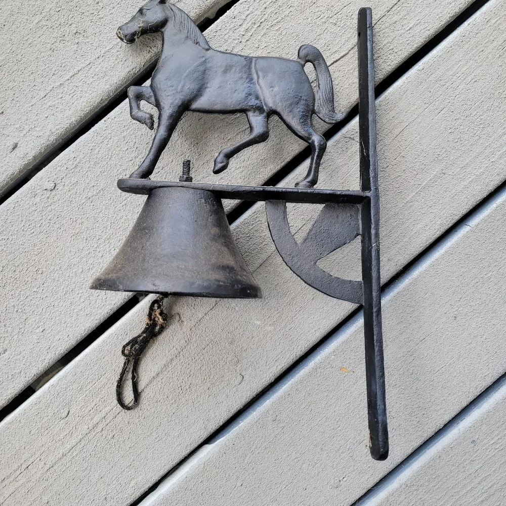 Vintage Black cast Iron Door Welcome Dinner bell with Horse wall mount Metal